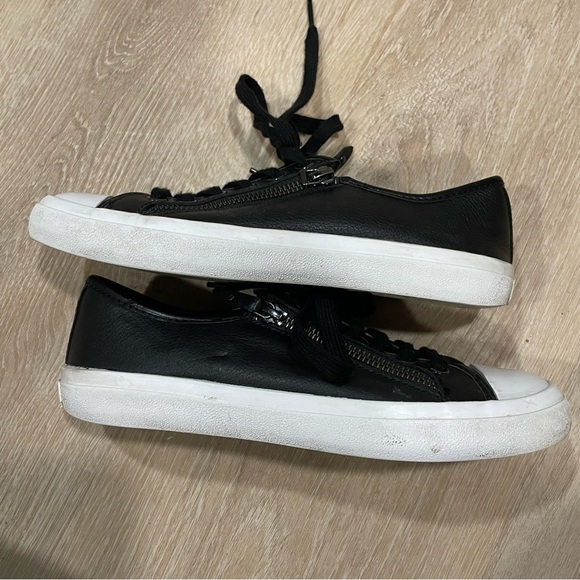 Coach Empire Leather Sneaker, Size 7 - Picture 5 of 11